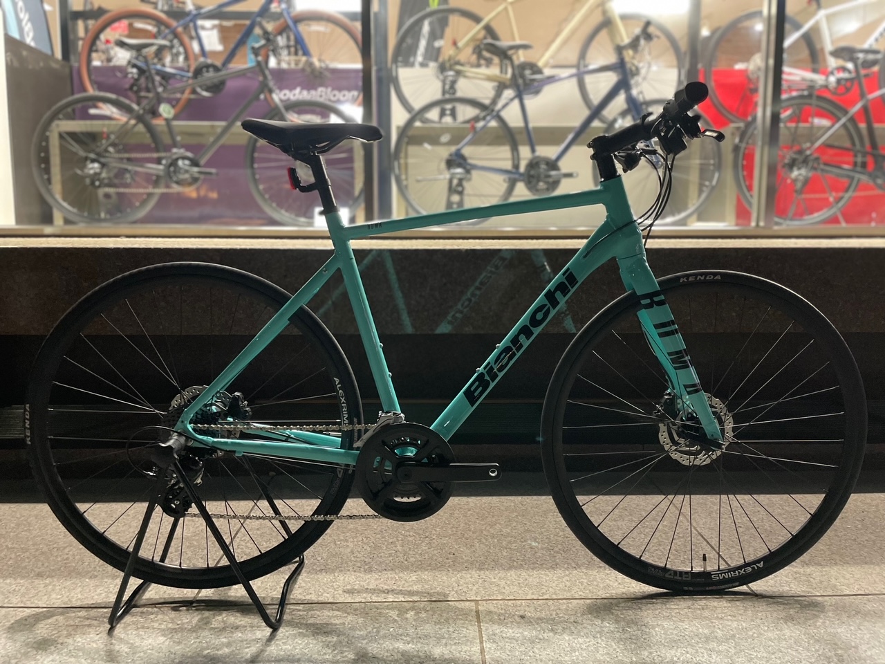 大きめサイズあります！ROMA3が奇跡の1台入荷。【BIANCHI】｜Y