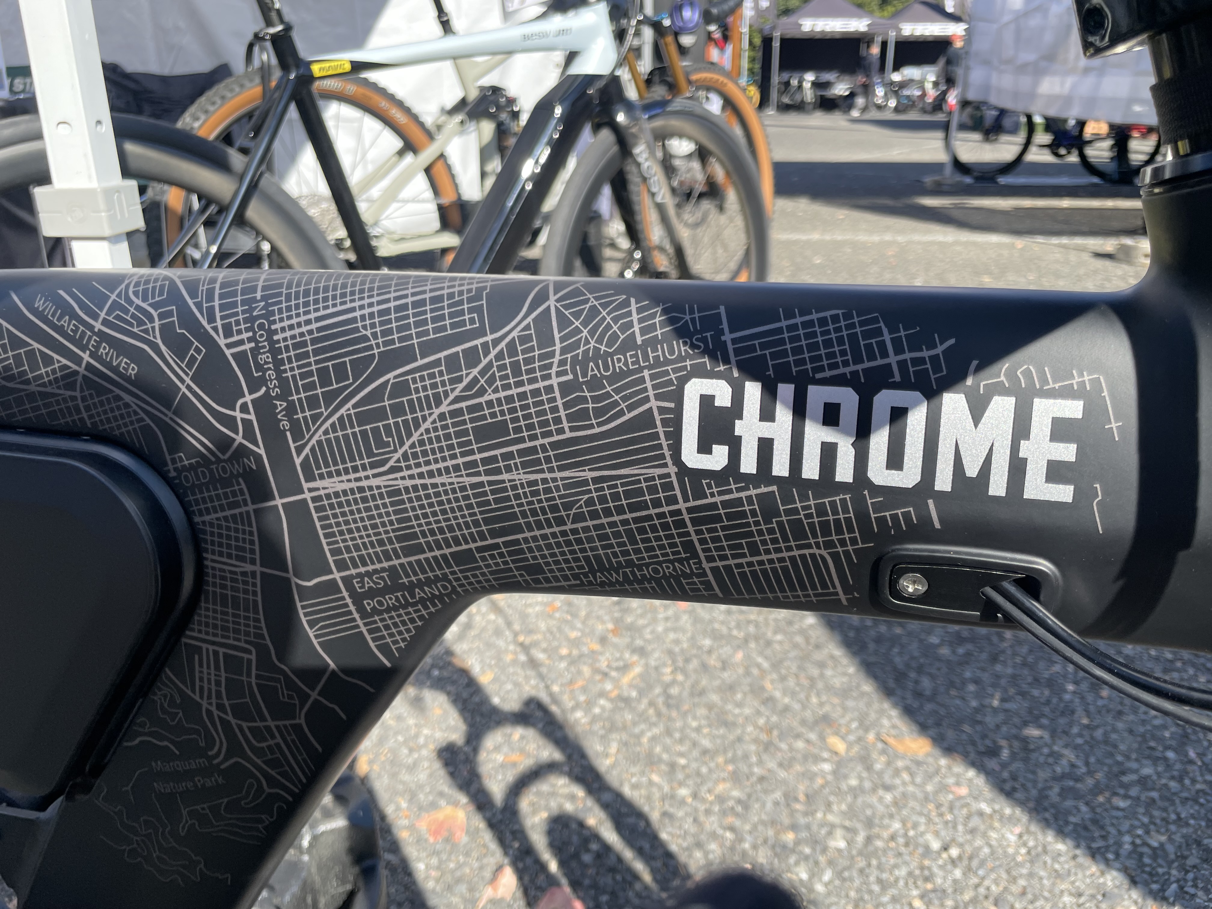 BESV×CHROME Limited Edition／BMX Style Custom