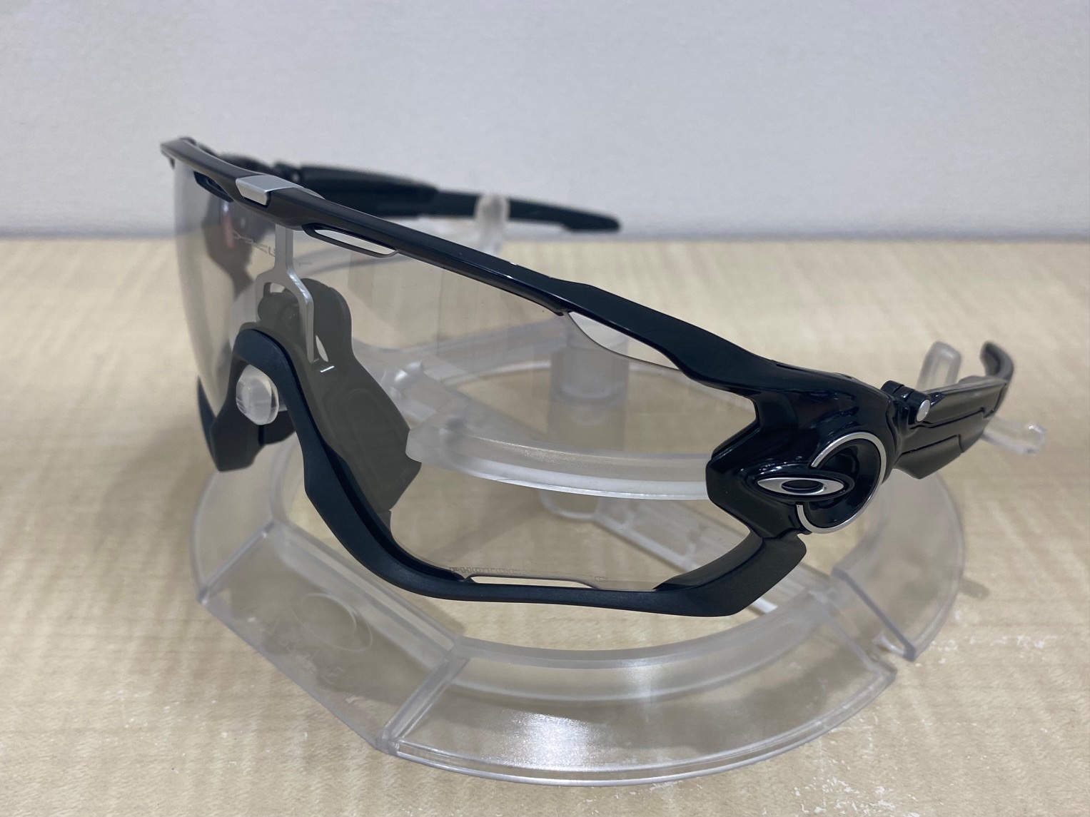 OAKLEY JAWBREAKER CLEAR BLACK IRIDIUM PHOTOCHROMIC