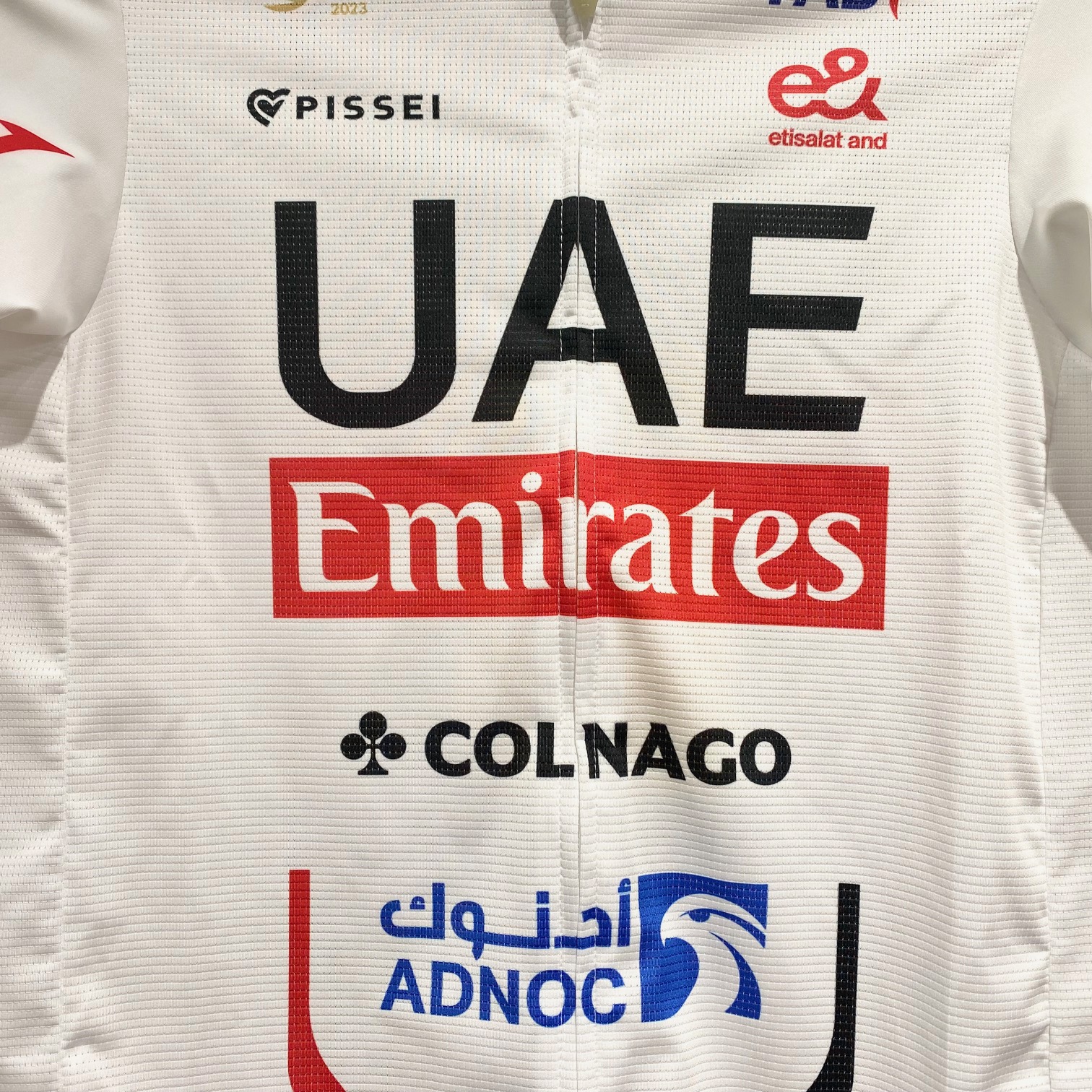 【最速入荷！】ポガチャルファン必見！UAE TEAM Emirates 2024年チームキットがキターーー！！！【PISSEI】 | サイクルウェアのことならY's Road 名古屋ウェア館