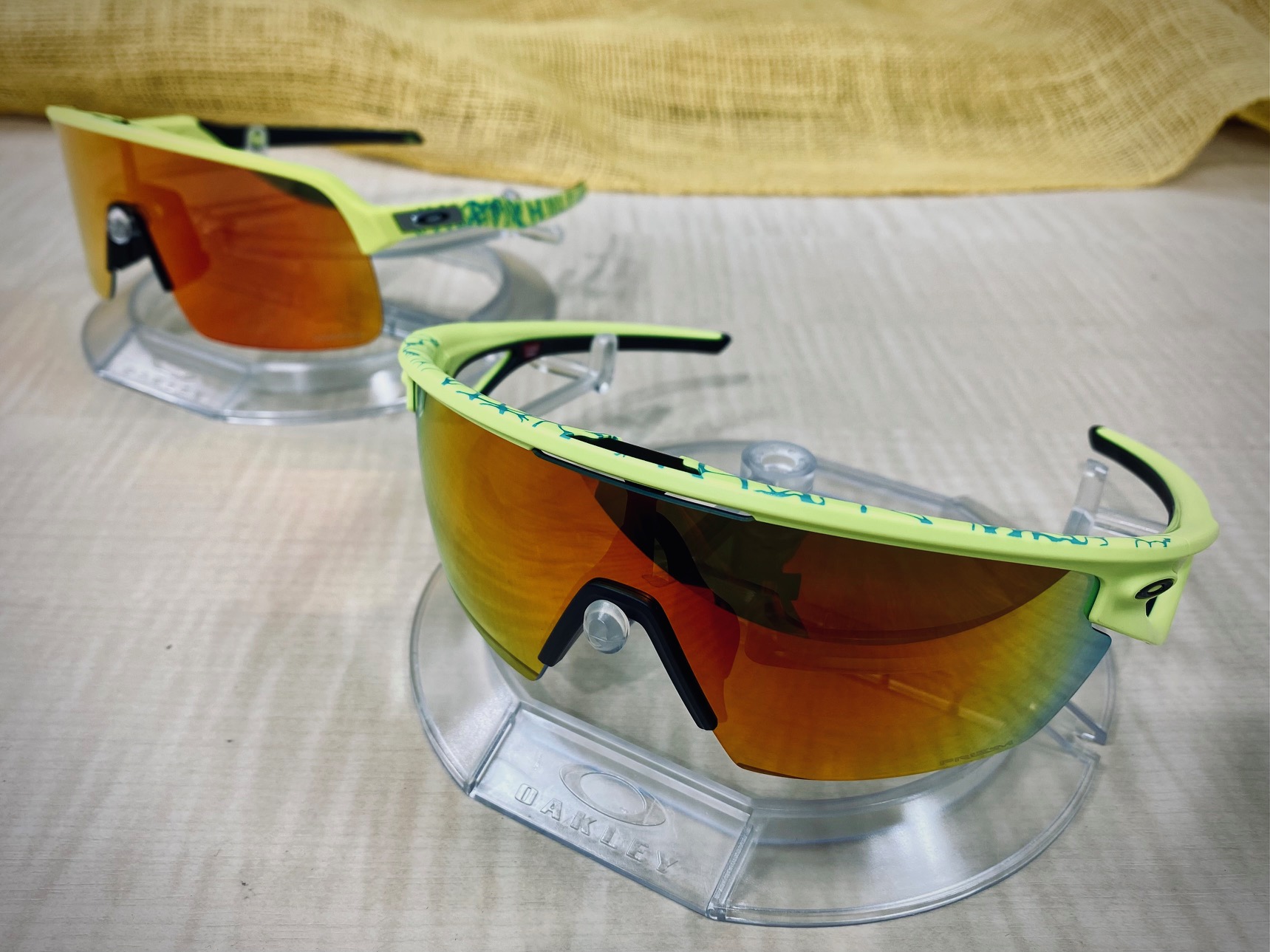 人気モデル×限定カラーのスペシャルなアイウェアあります。OAKLEY INNER SPARK COLLECTION | サイクルウェアのことならY's Road 名古屋ウェア館