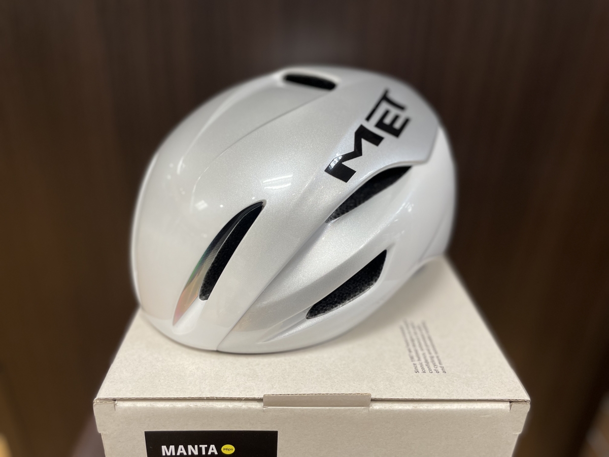 MET MANTA エアロヘルメット タデイ・ポガチャル クラシックレース ワンデーレース