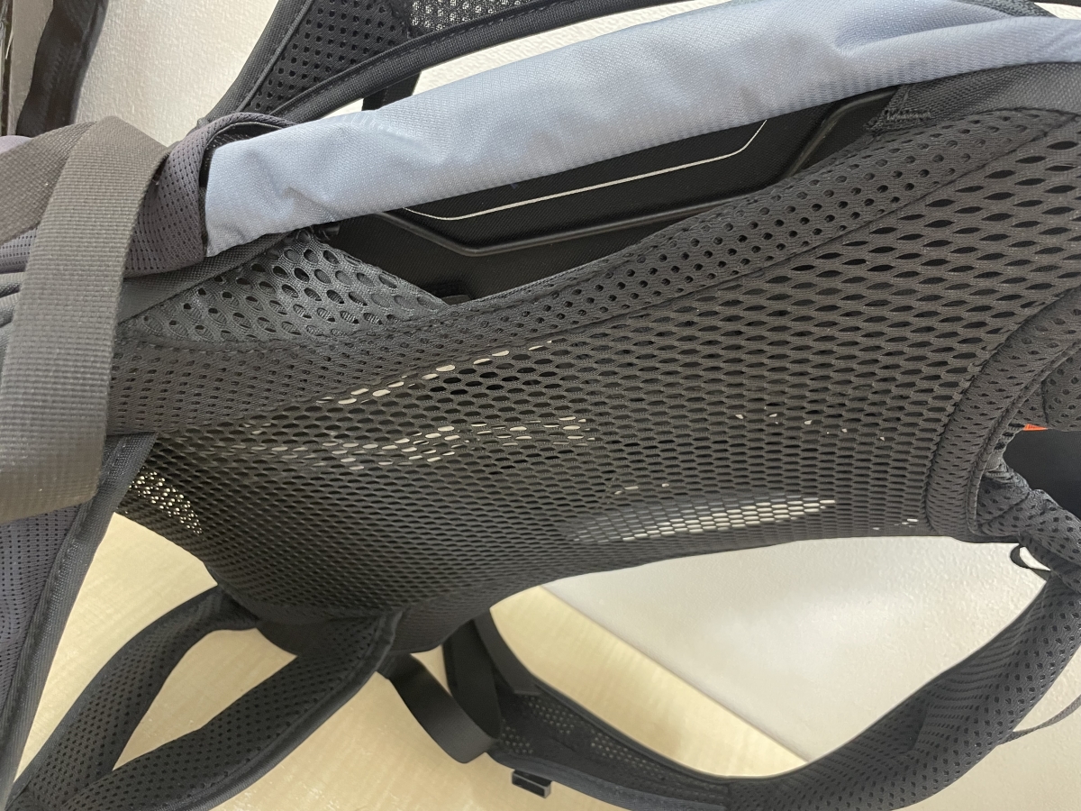 蒸れないバックパック！サイズ調整可能なVAUDE TRAILVENTをご紹介します！ | サイクルウェアのことならY's Road 名古屋ウェア館