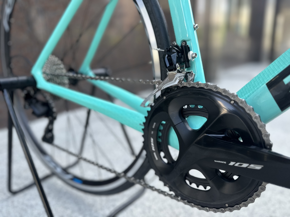 フルカーボンのリムブレーキモデルがお買い得です！【BIANCHI 