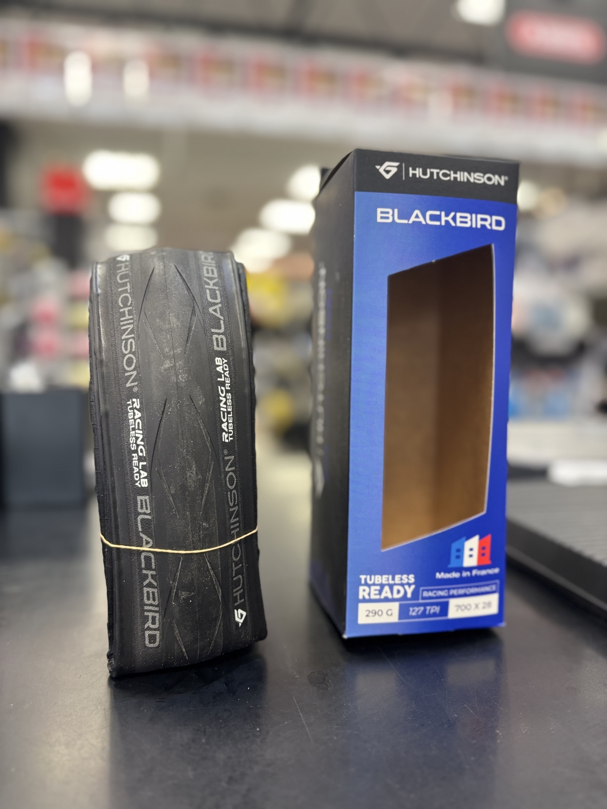 2本セットHutchinson Blackbird 30c チューブレスレディ 2本セットHutchinson Blackbird 30c チューブレスレディ