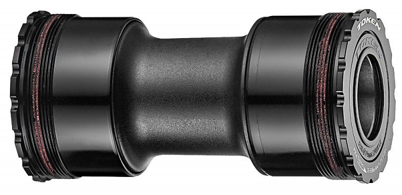 現在一大勢力をなす「T47」規格には、ベアリングが外にはみ出す「T47アウトボード」と、ベアリングがBB内に収まる「T47インボード」があります。「アウトボードがインボードする」ってなんだそりゃ?って話ですよね…