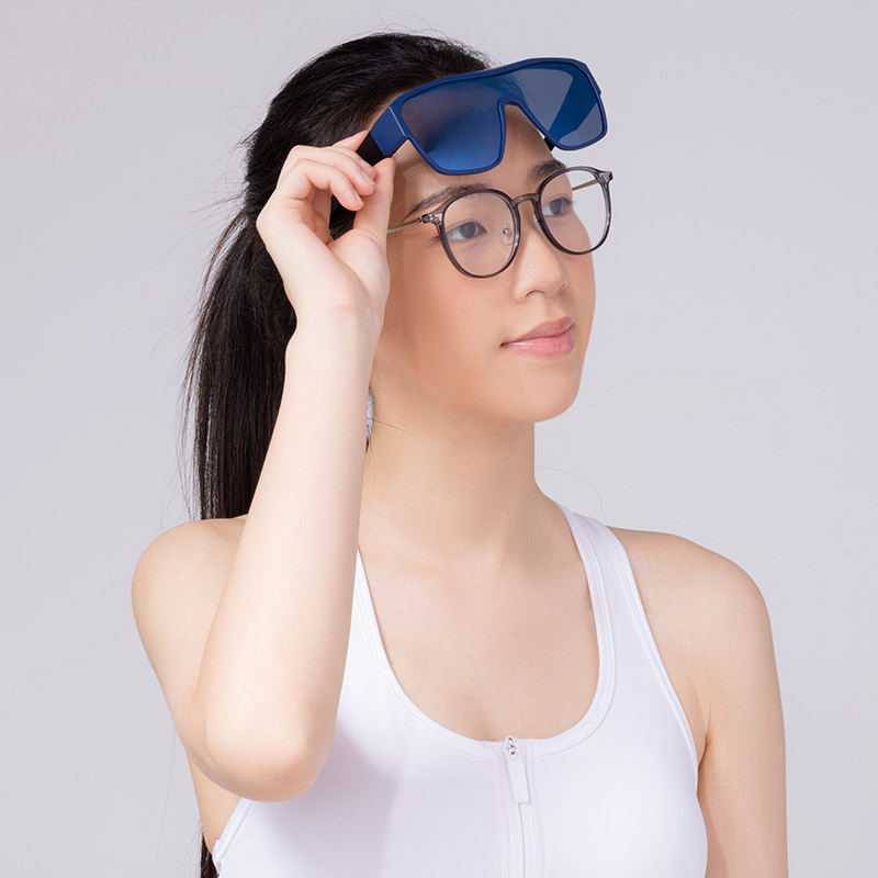 2025926111850829323706