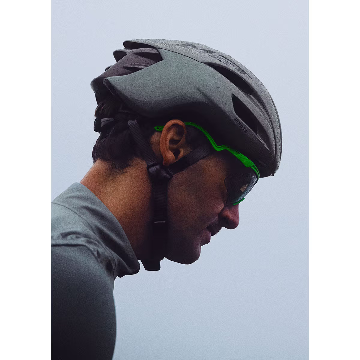 met-manta-mips-road-cycling-helmet-GO1-worn