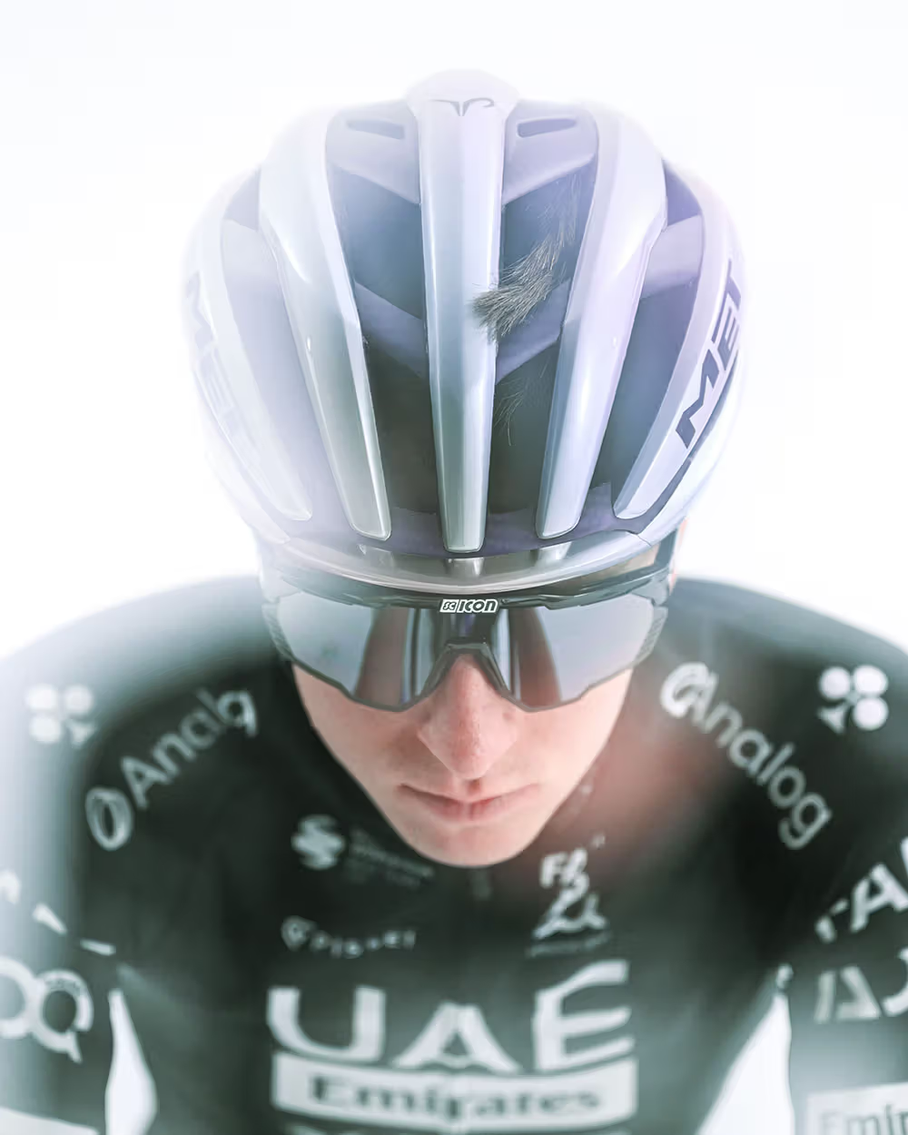 met-helmets-tadej-pogacar-limited-edition-blog-img-1