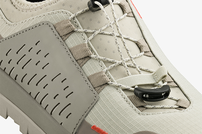 TEF2EMR1V20PN_5_fizik-ergolace-2-flat-off-white-gravel-bike-shoes-clip-in-performance