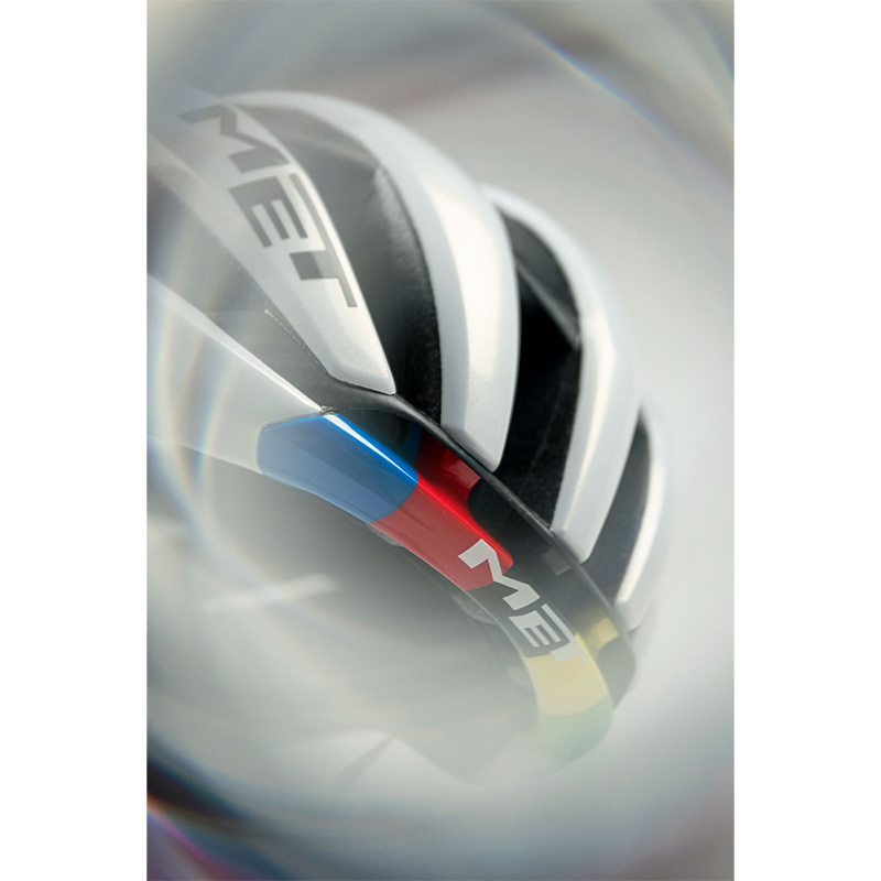 met-trenta-3k-carbon-mips-road-cycling-helmet-tadej-pogacar-rainbow-edition-M162WC2-still-image-4