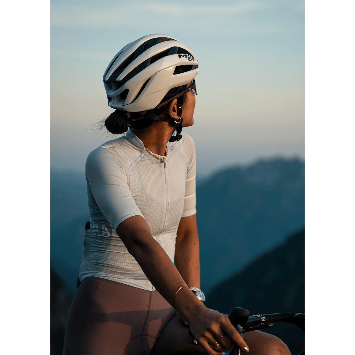met-trenta-3k-carbon-mips-2-road-cycling-helmet-WH1-worn