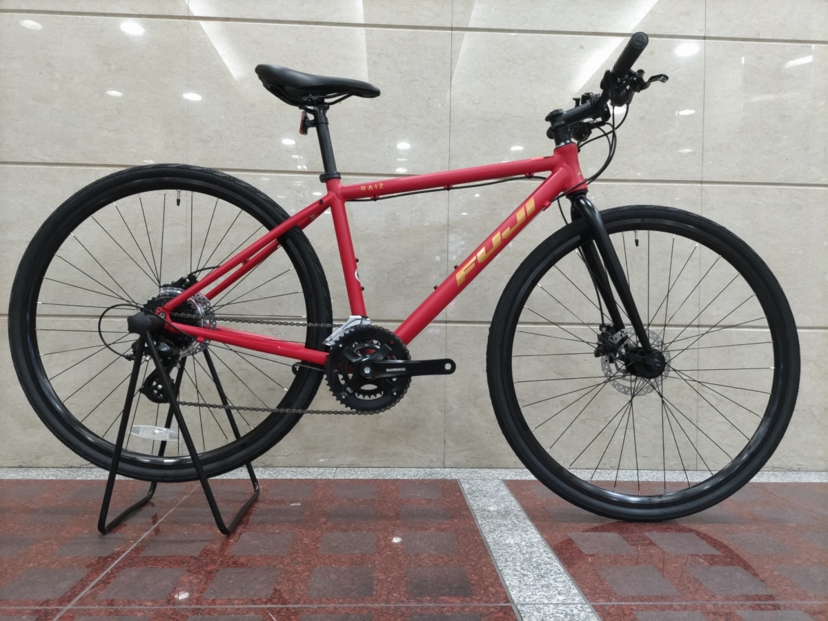 FUJI]真っ赤なクロスバイクで街を駆け抜ける！！[RAIZ DISC] | 大阪で 