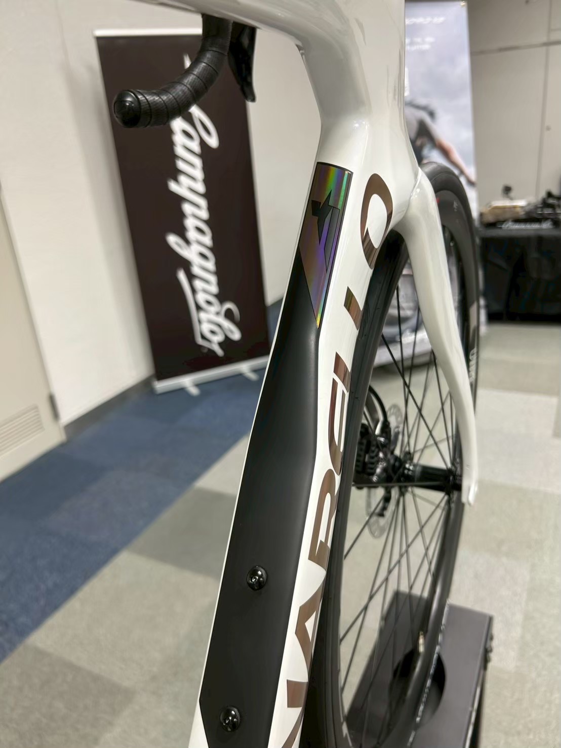 AEB7BB38-7CF9-4EC1-BF34-4B82AB0389DF