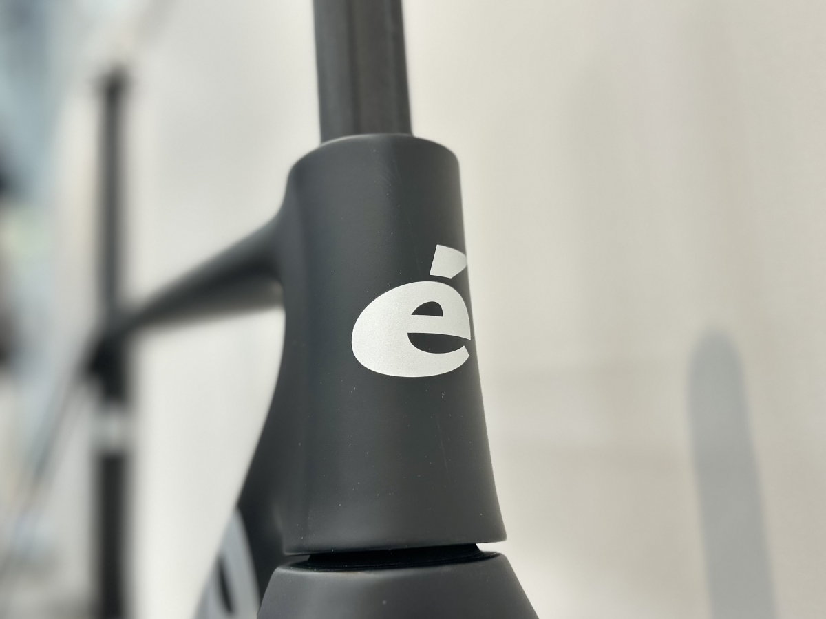 爆速入荷した新型Cervélo R5を爆速紹介【歴代最軽量】 | 大阪で自転車をお探しならY's Road 大阪本館