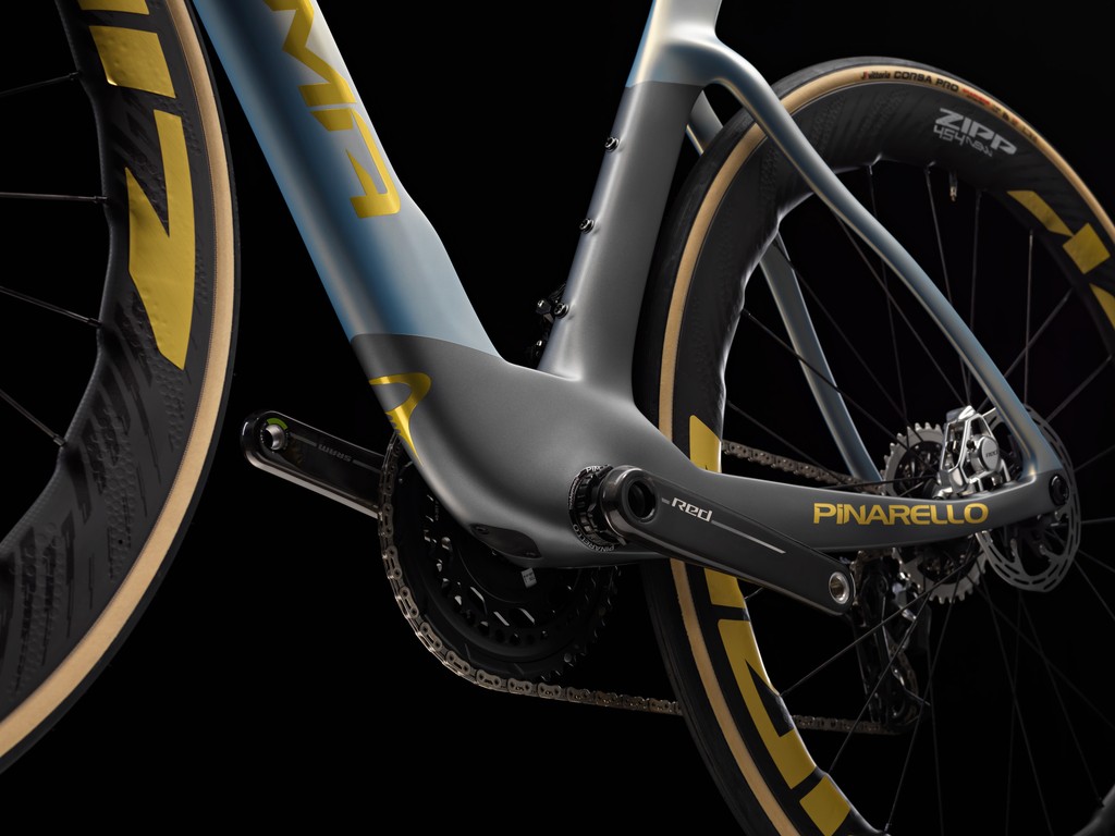 P27_DOGMA F_J011_SRAM RED AXS 2x12 DB_ZIPP 454 NSW_PART04_1024x768