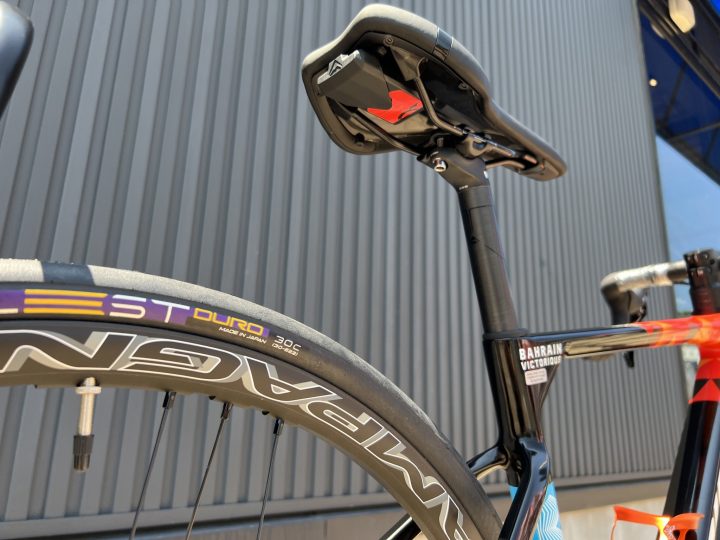 お客様の一台】MERIDA SCULTULA 4000 DISC にホイールを足回りを