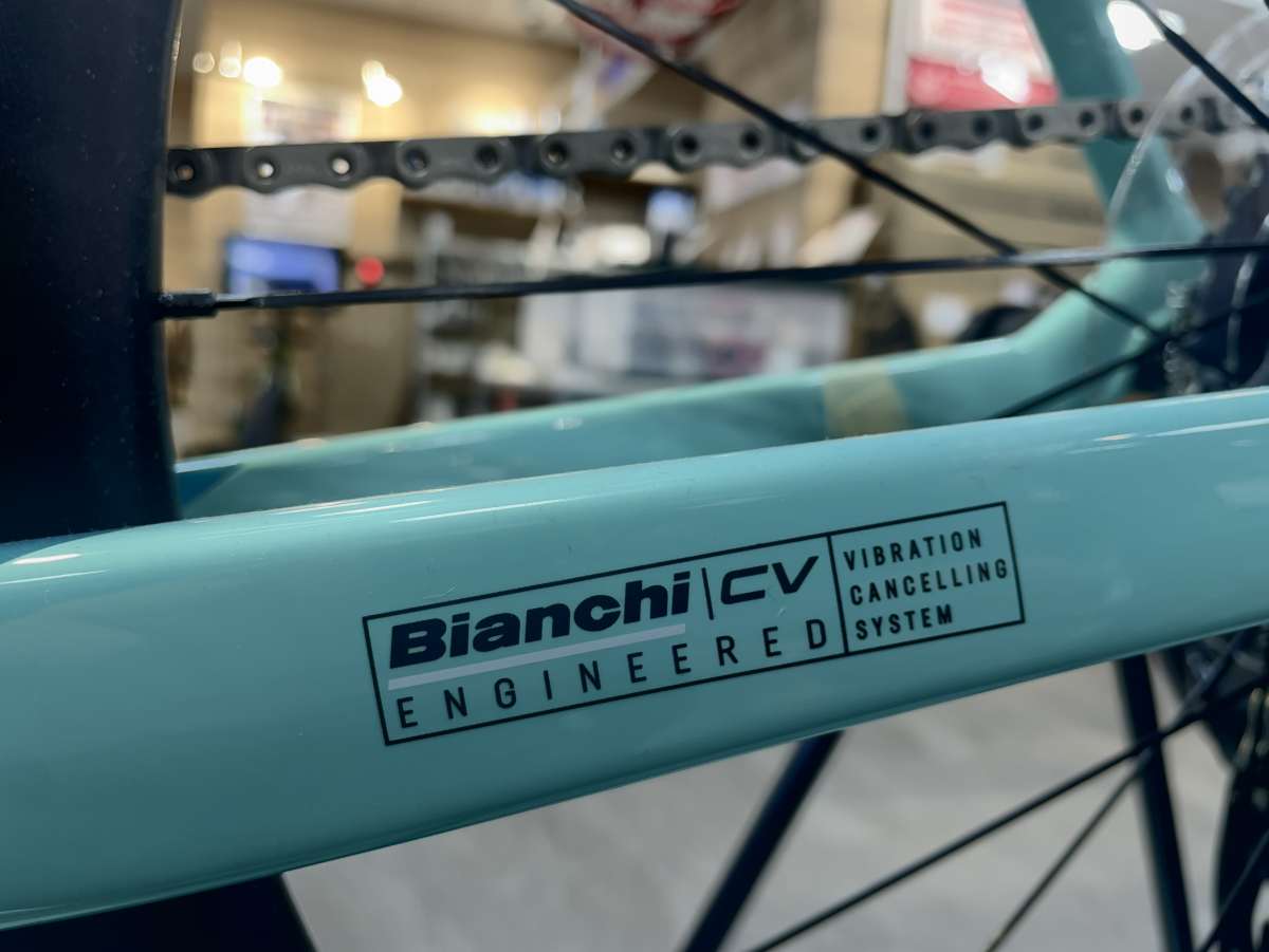 【新橋×BIANCHI】電動変速、カーボンホイール、カウンターヴェイル搭載で死角なしのスーパーバイク OLTRE … | 新橋 銀座 港区 中央区でスポーツ自転車をお探しならY's Road 新橋店