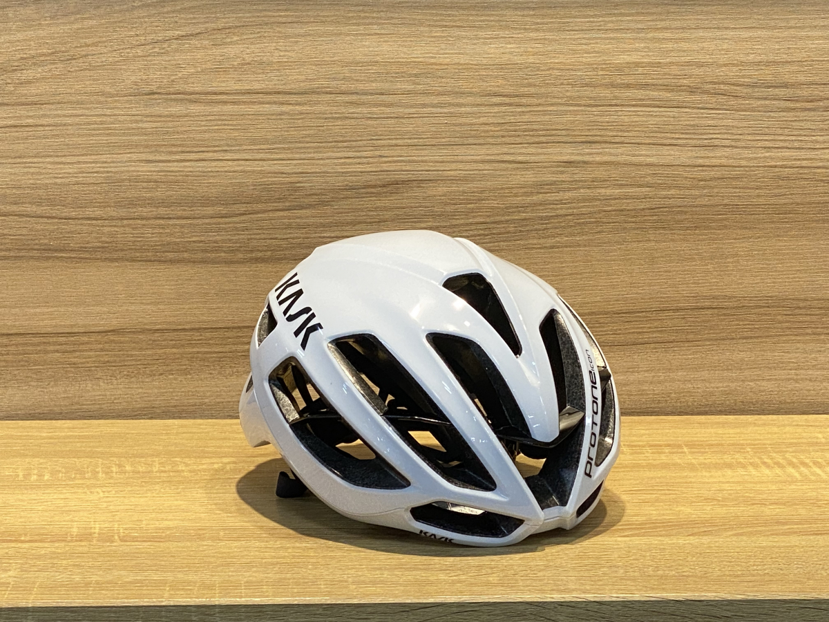 自転車KASK PROTONE ブラック/ホワイト Mサイズ