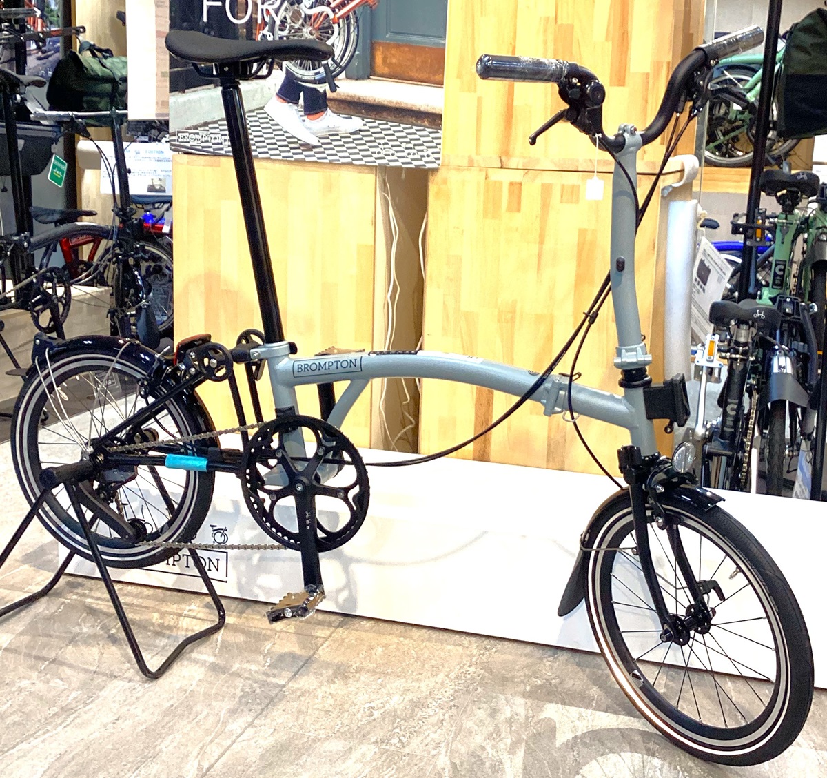 Eng.” New in store! That is a Lunar Ice one, BROMPTON P Line Urban 
