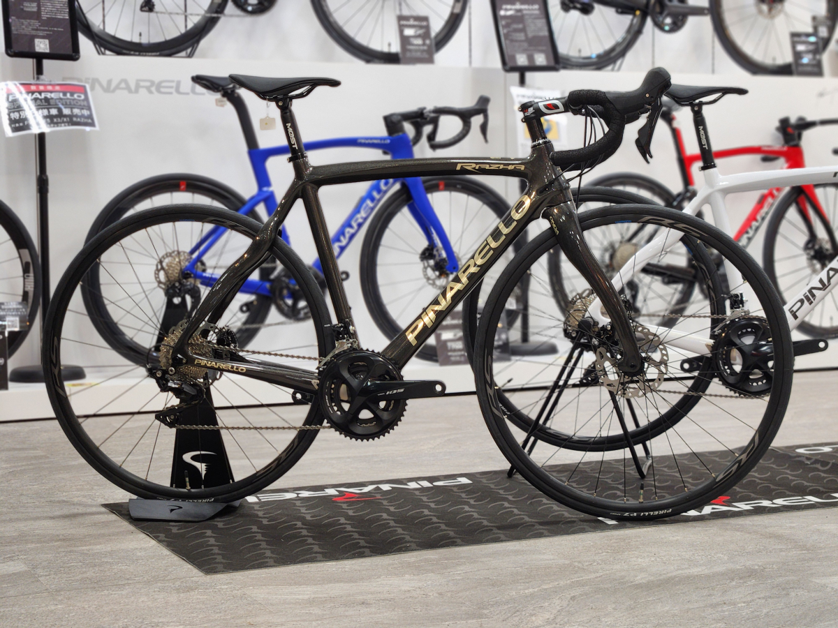 【新価格】ピナレロのエントリーモデル『RAZHA DISK 105 』11sが10万円以上のプライスダウン！ | 新橋 銀座 港区 中央区でスポーツ自転車をお探しならY