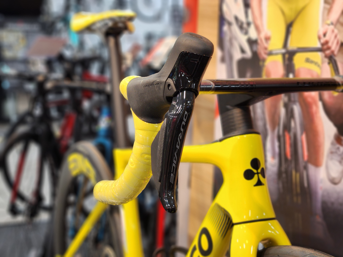 COLNAGO】日本限定20台！マイヨジョーヌカラーの『V4RS TDF』を