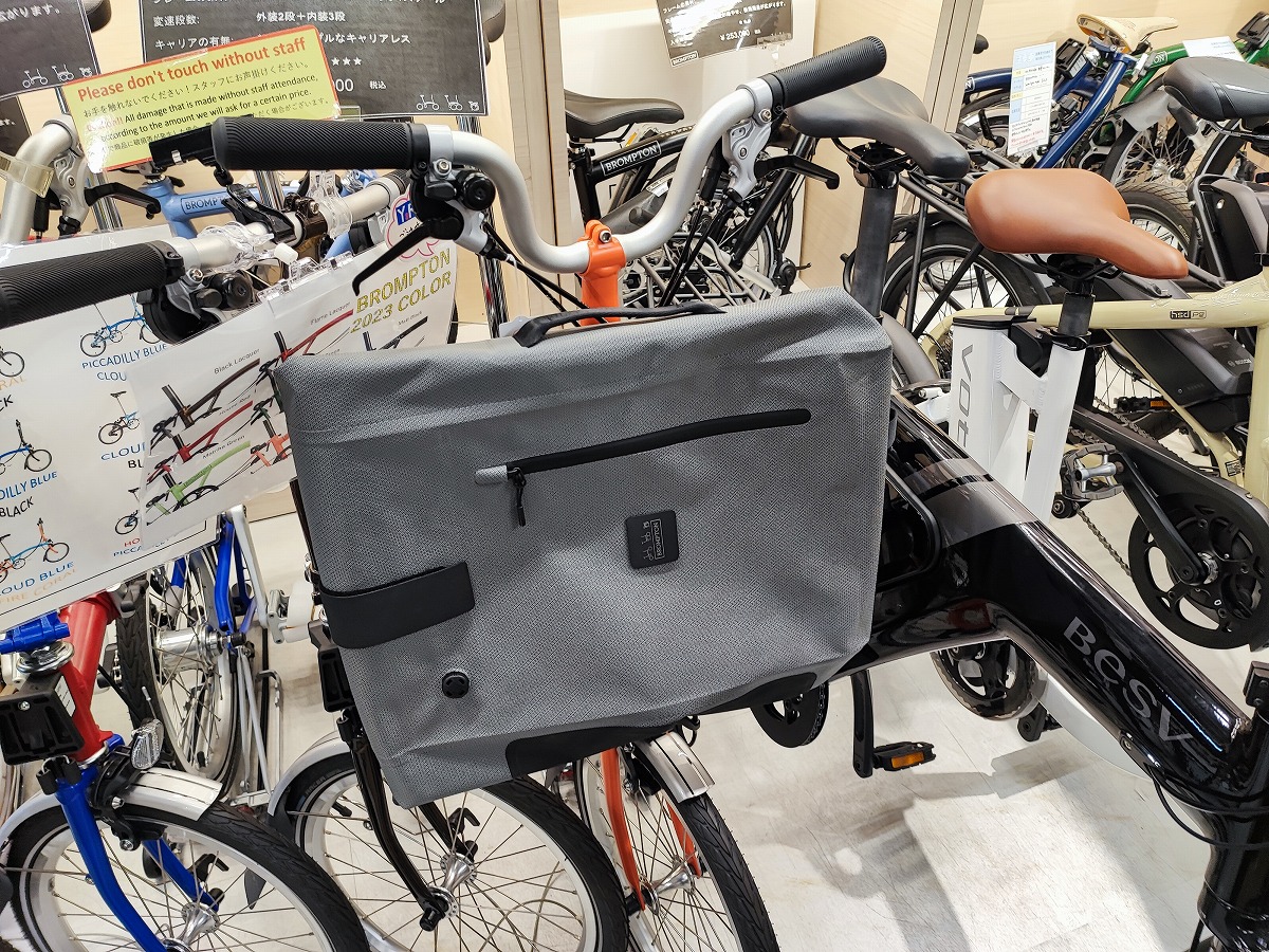 【BROMPTON】キャリアブロック対応の防水バックパック、入荷です！ | 新宿で自転車をお探しならY's Road 新宿クロスバイク館