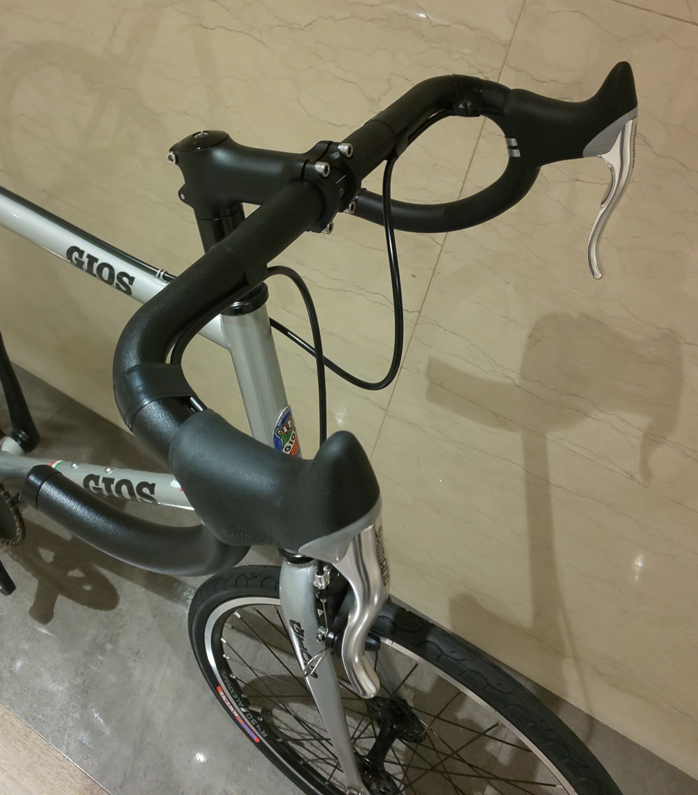決算セール】GIOS FELUCA PISTAは小径シングルです | 新宿で自転車をお 