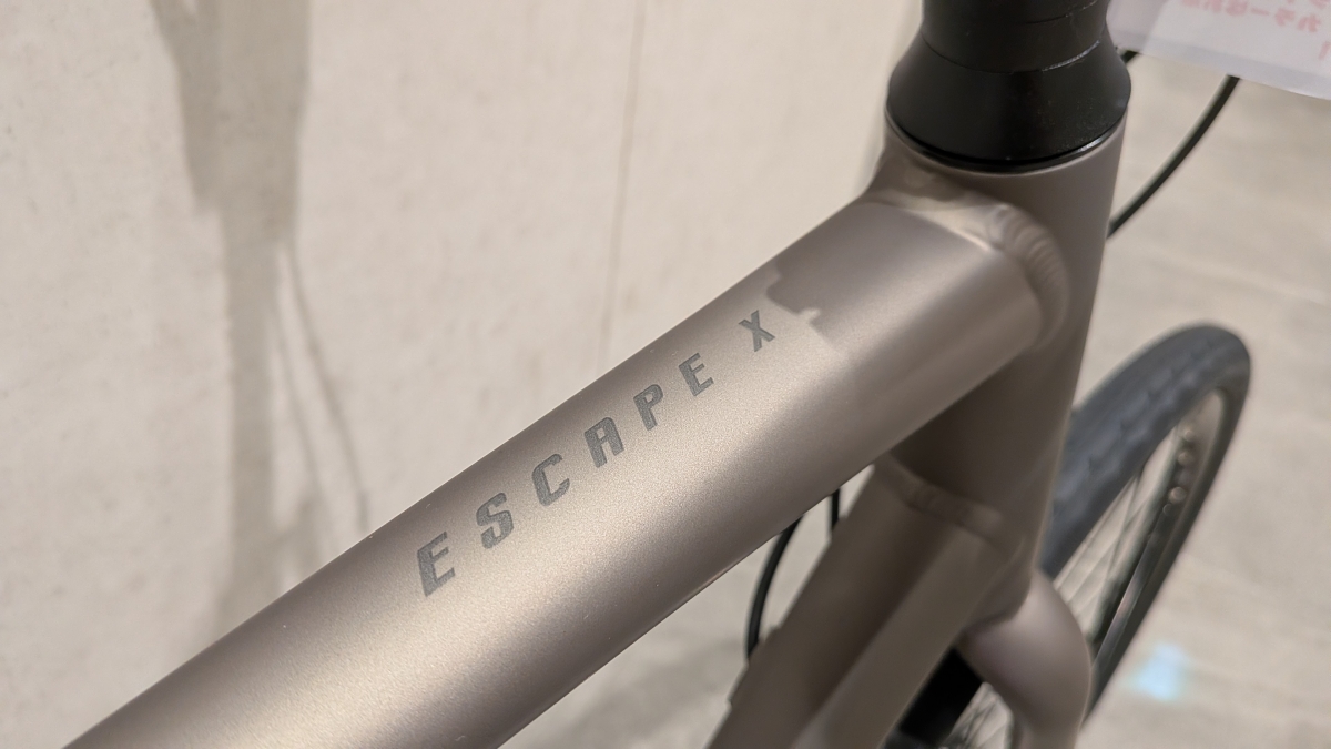 ESCAPE X2027 (3)