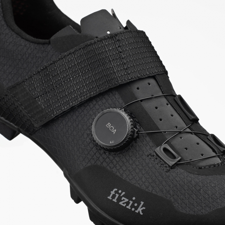 fizik-vento-ferox-carbon-6-black-bikepacking-gravel-racing-carbon-shoes_1_1