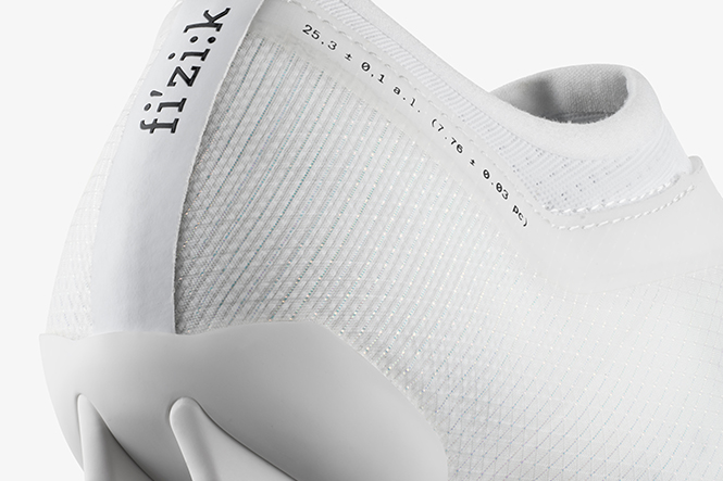 VER1DMR1C2020_8_fizik-vento-vega-carbon-white-white-shoes