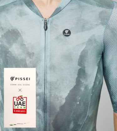 PISSEI】UAE Team Emirates XRGが使用するワンピースジャージ