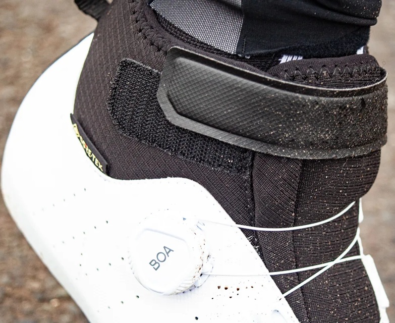 TERRA-ARTICA-GTX-black-black_side_floating1