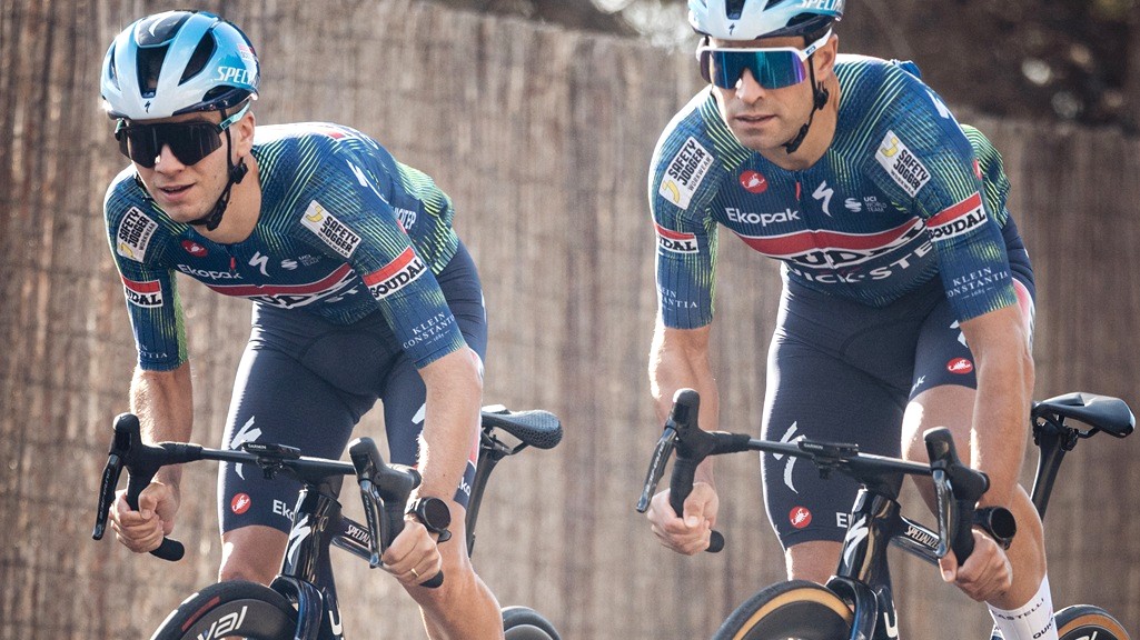 CASTELLIREVEAL26-4701