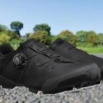 【SHIMANO】スニーカーから“走るためのシューズ”へ、移行しやすい歩けるビンディングシューズこと”XC302″… | サイクルウェアのことならY's Road 新宿ウェア館