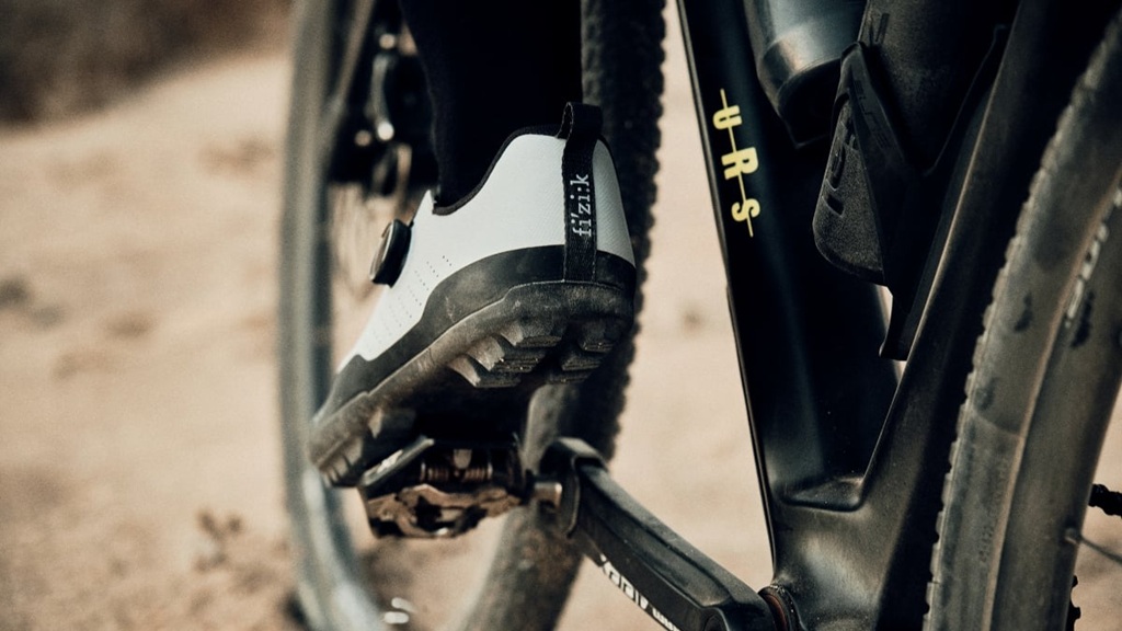 fizik-terra-atlats-action-gravel7