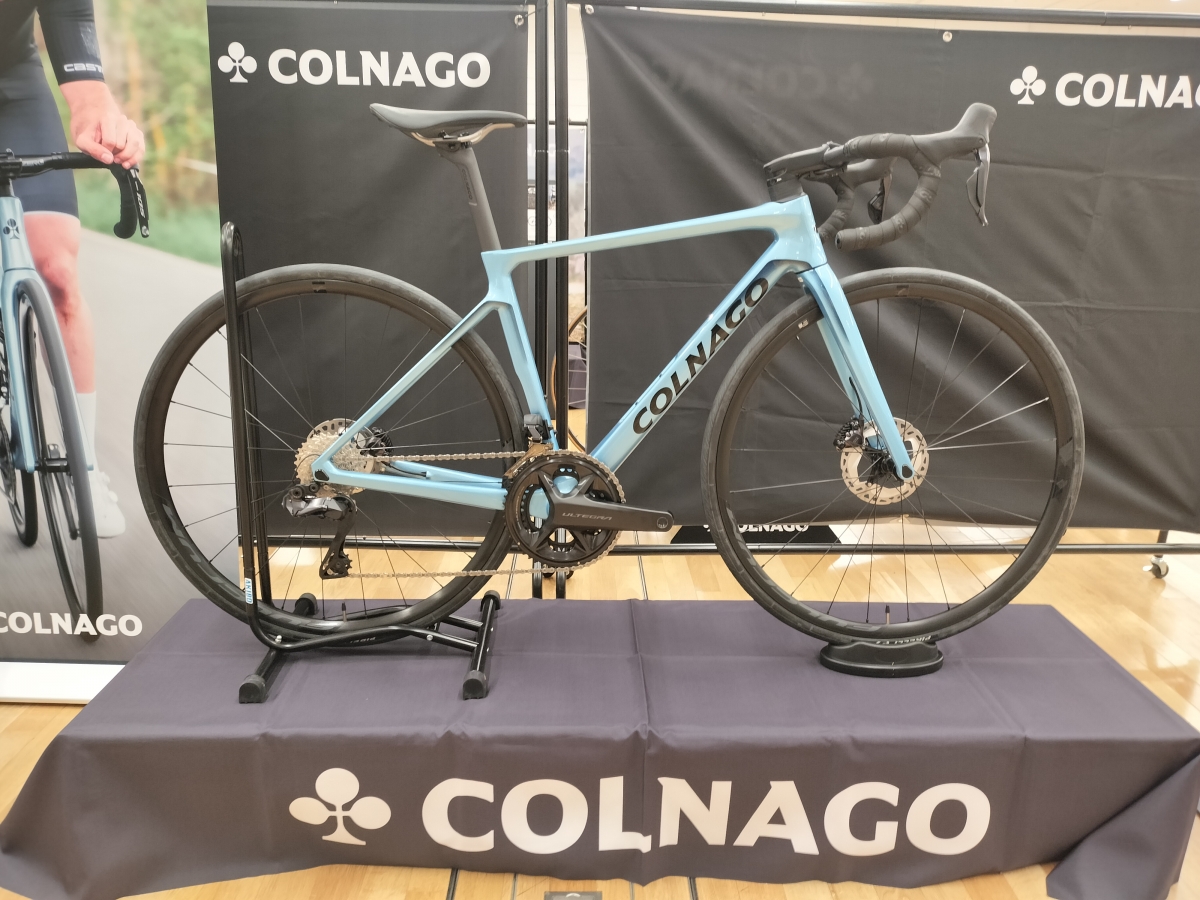 COLNAGOの展示会に行ってきました！新モデルV4やV4RSの新色、ご予約できます！ | 新宿でスポーツサイクル・用品をお探しなら Y's Road 新宿本館