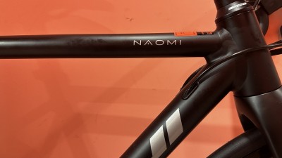 FUJI】シンプル×ディスクブレーキなロードバイク！！ | 新宿でスポーツ