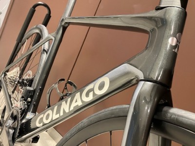 【COLNAGO】最新モデル！今なら全カラーラインナップ揃ってます！【V4】 | 新宿でスポーツサイクル・用品をお探しなら Y's Road 新宿本館