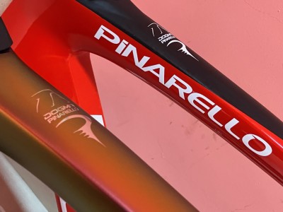 【PINARELLO】新旧フレームセット在庫ございます！旧モデルは限定特価！【DOGMA F】 | 新宿でスポーツサイクル・用品をお探しなら Y's Road 新宿本館