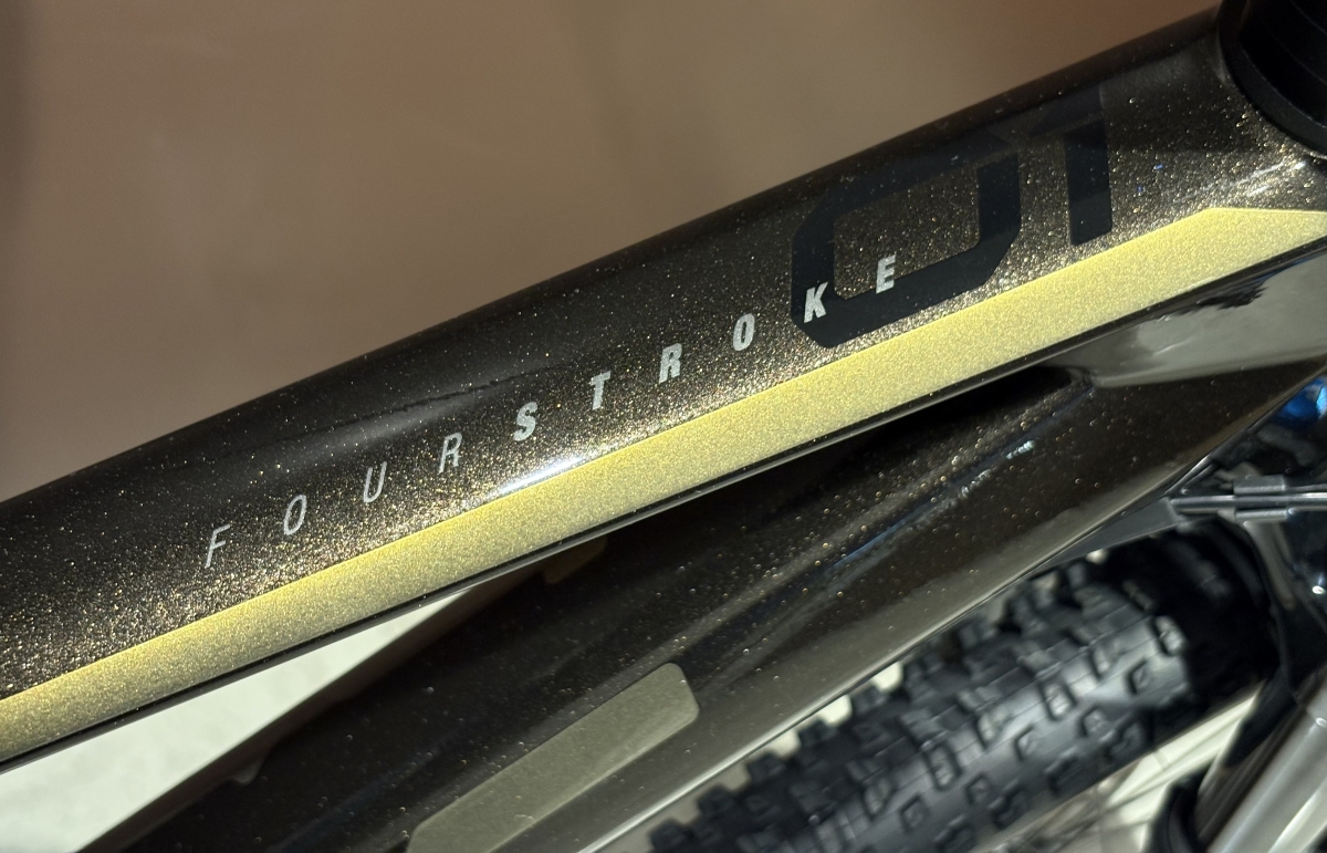 登りも下りも楽しみたい方に！特価のフルサス入荷！！ | 新宿で