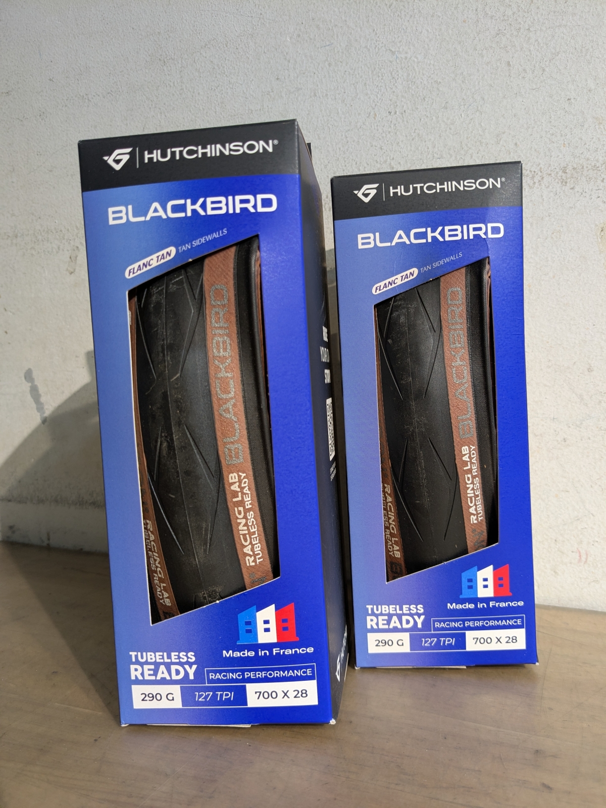 HUTCHINSON】フランスブランドが放つハイクオリティタイヤ・ブラック