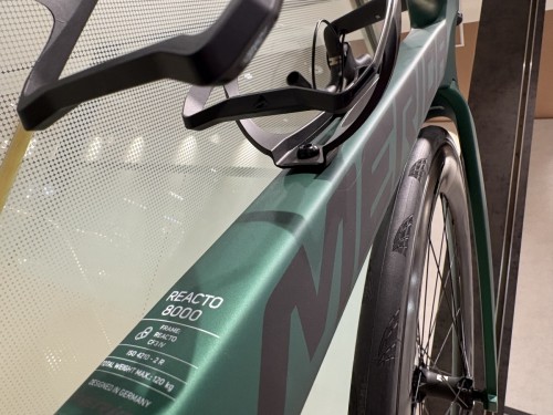 B746BEEA-E96C-4565-B695-469AC766CB93