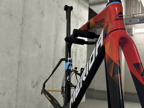 B9372762-625D-41BB-93AD-AD0D62F6D58A