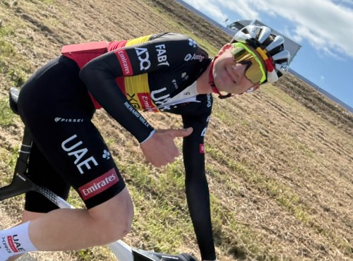 A9E3D3B2-7F16-4A4F-A077-E3DC2E6B42DD