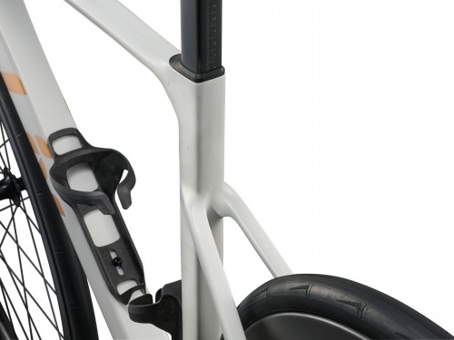 MY27EnviLivAdvanced1_ColorANullWhite-D2