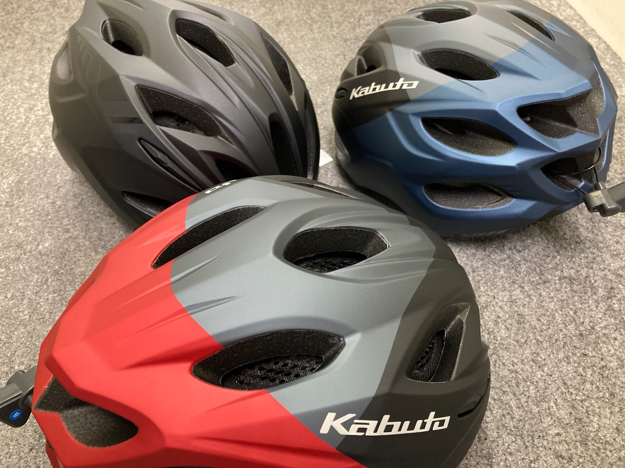 KABUTO】連休前にVITTが大量入荷していますっ！ | サイクルウェアの