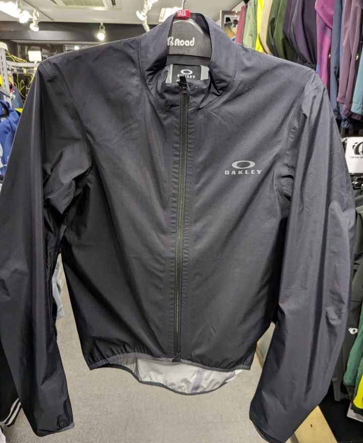 SALE30%OFF】オークリーの雨天対応ジャケットがお買い得です