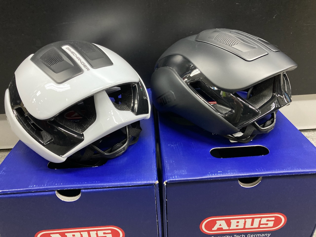 ABUS】待望のエアロヘルメット、GAMECHANGER 2.0 が入荷しましたっ