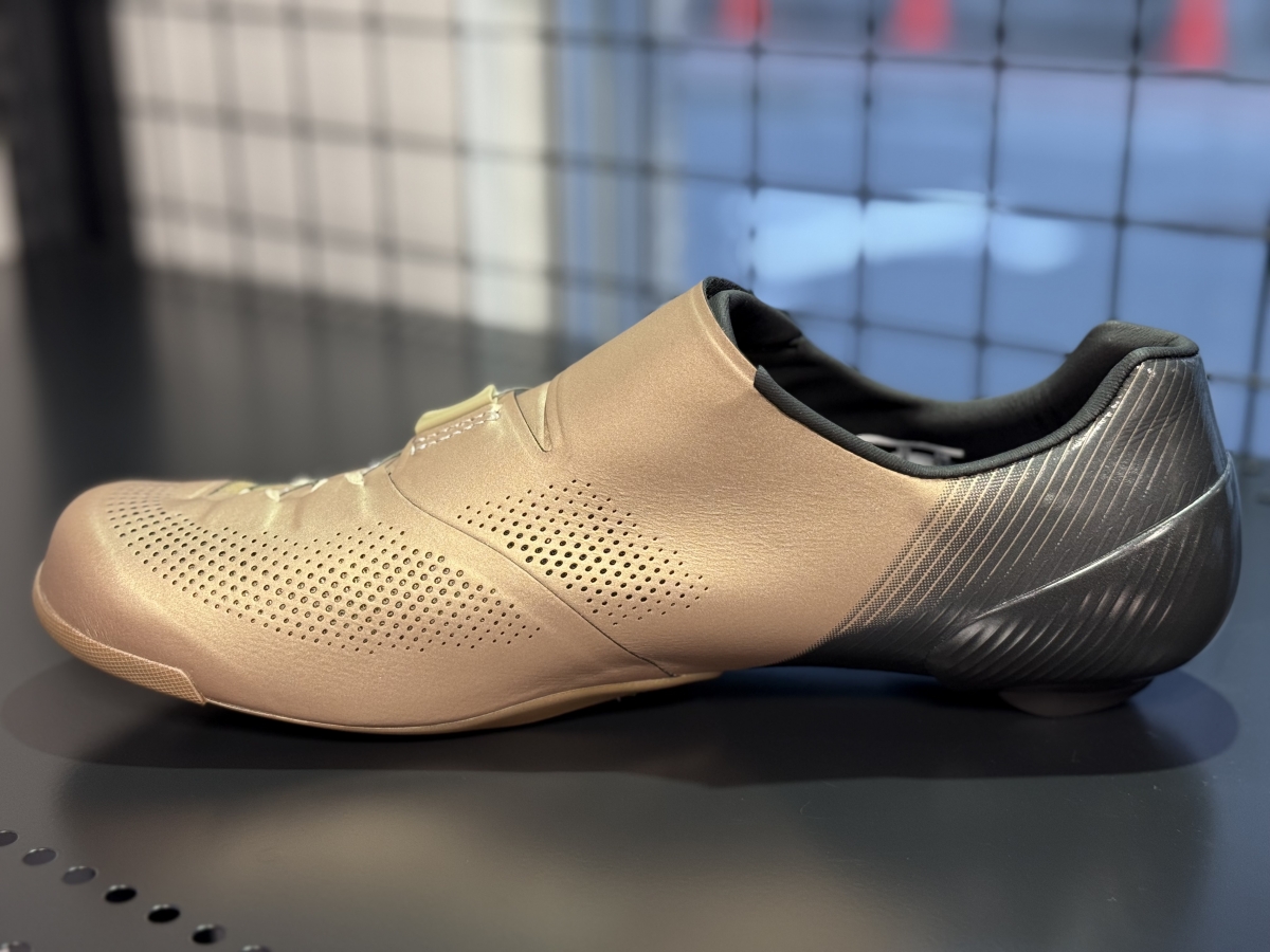 【SALE】シャンパーニュカラーのシューズが特価！！ | サイクルウェアのことならY's Road 上野ウェア館にお任せください！